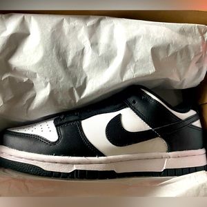 Women’s Nike Dunk Low “Panda”!